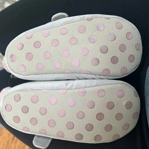 Mini Boden bunny slippers - Picture 3 of 6
